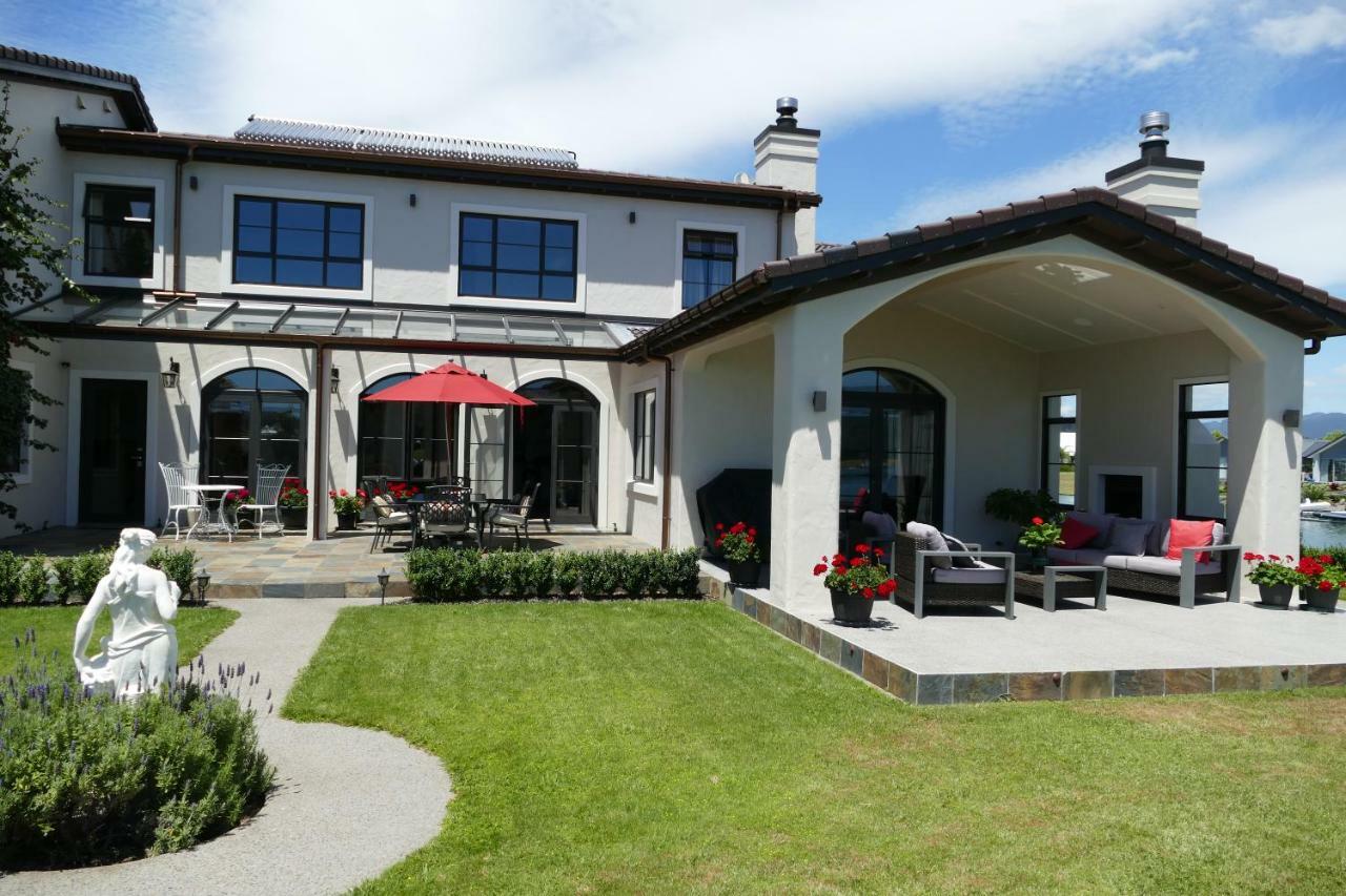 フィティアンガ Casa Aquila Bed & Breakfast エクステリア 写真